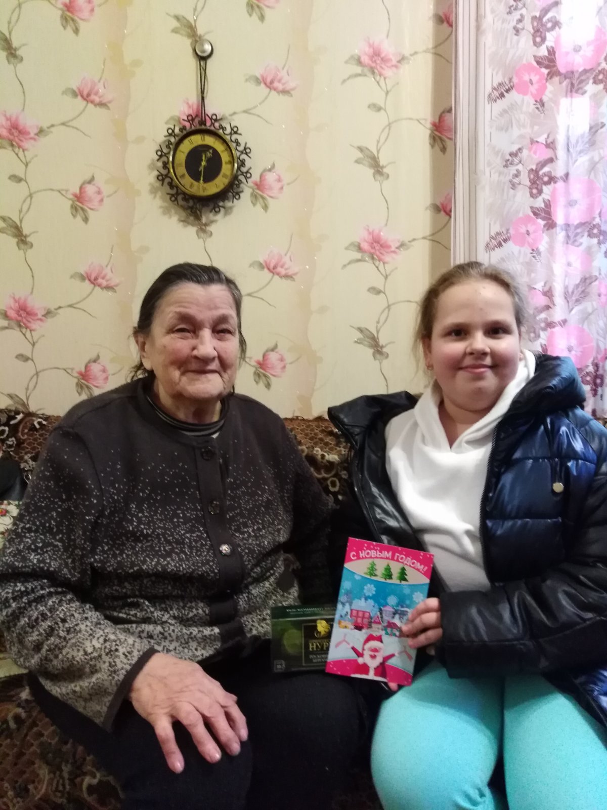 Учащиеся СШ №1 г.п. Кореличи в рамках акции «От всей души» поздравили ветеранов педагогического труда