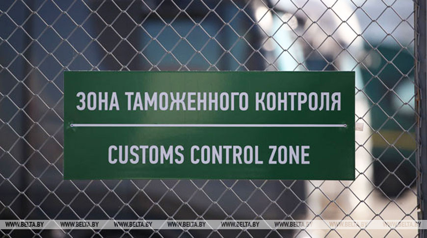 Гродненские таможенники пресекли незаконный ввоз 7 тыс. наушников, смарт-весов и удлинителей