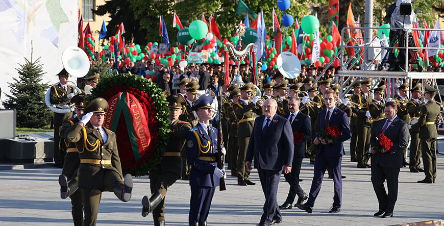 Правда Победы, приглашение на саммит в Нью-Йорк и старый новый праздник. Акценты символичной Недели Президента