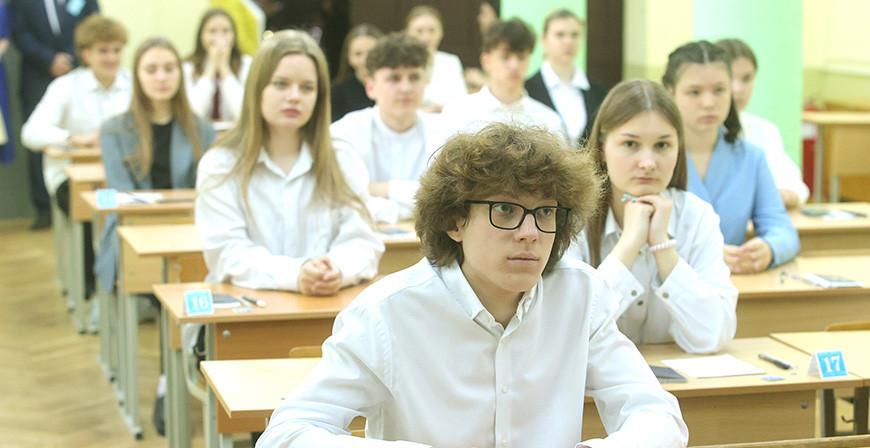 Результаты первого ЦЭ: по русскому языку 100 баллов получили 482 выпускника, по белорусскому — 413