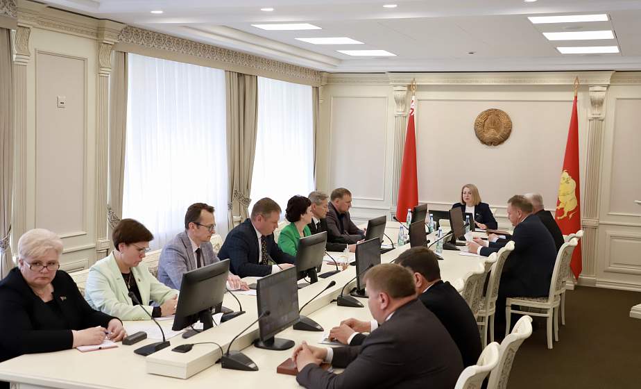 «Кадры решают всё». На заседании областного Совета депутатов обсудили работу системы профессионально-технического и среднего специального образования