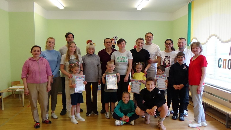 В детском саду г.п. Мир прошло спортивно-развлекательное мероприятие «Папа, мама, я — спортивная семья»