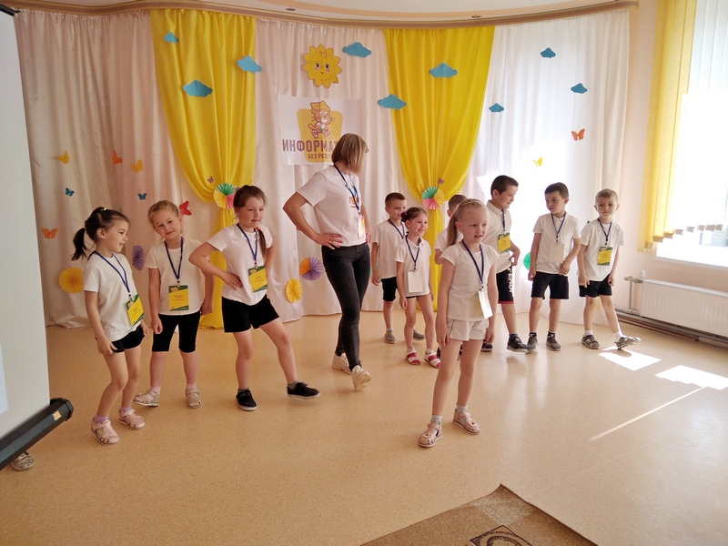 В детском саду № 2 г.п. Кореличи прошло итоговое занятие образовательного проекта «Информатика без розетки»