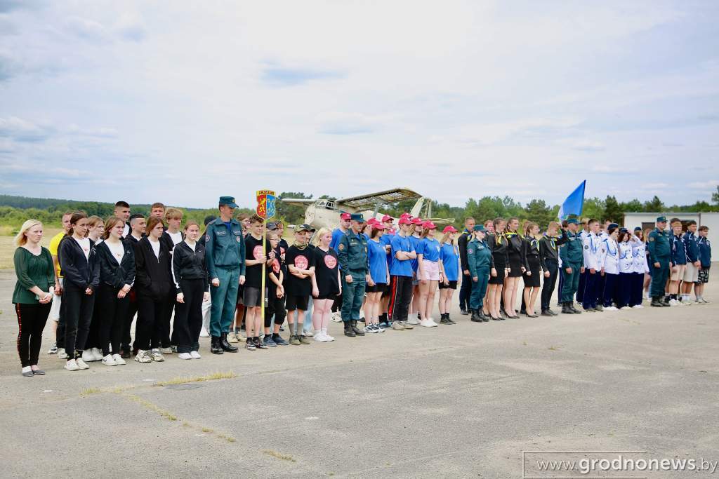 Областной полевой лагерь для юных спасателей развернулся в Гродно