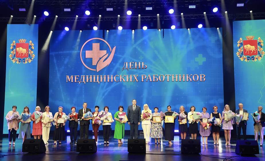 «Здоровье и жизнь наших пациентов – то, ради чего мы работаем». В Гродно чествовали лучших медицинских работников региона (+видео)