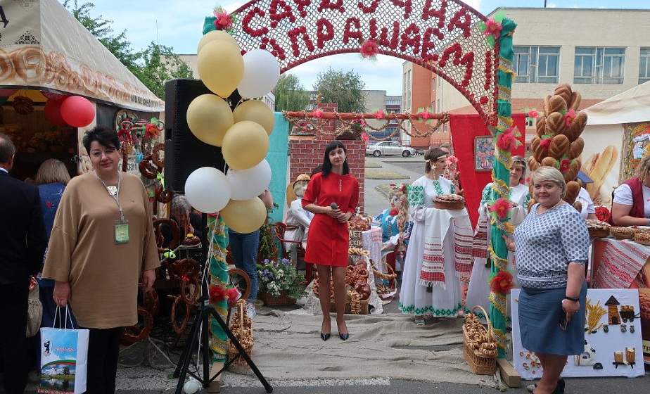 Поступить в Академию баранок и самим испечь ароматное лакомство. Почему непременно стоит посетить фестиваль-ярмарку «Смаргонскія абаранкі»