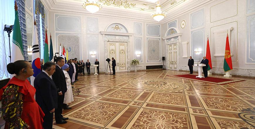 Президент принял верительные грамоты послов девяти зарубежных государств