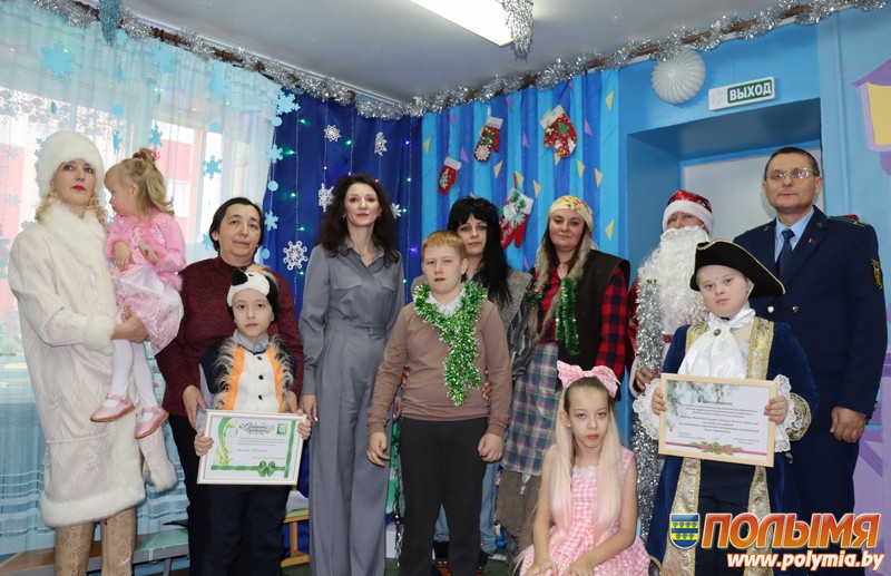Чудесный праздник для чудесных деток: в ГУО «Центр коррекционно-развивающего обучения и реабилитации Кореличского района» прошел новогодний утренник