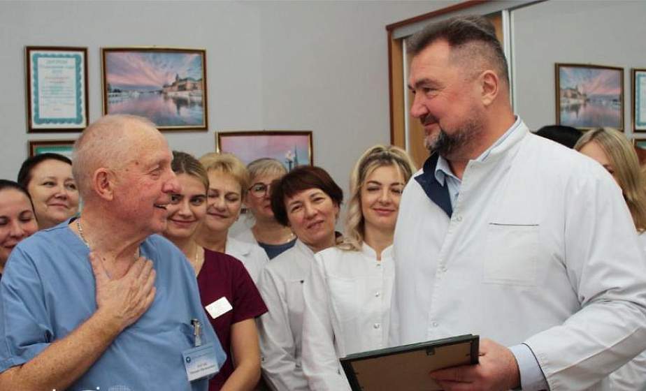 Врач-офтальмолог Михаил Логош: полвека в гродненской офтальмологии, первым из службы освоил лазер, воспитал достойного преемника, книголюб и аккордеонист
