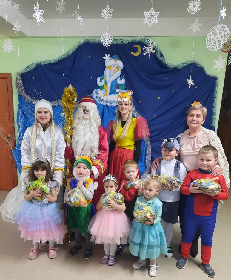 ГУДО «Кореличский районный центр творчества детей и молодежи» и школами района в рамках акций «Наши дети» и «От всей души» было проведено более 75 мероприятий