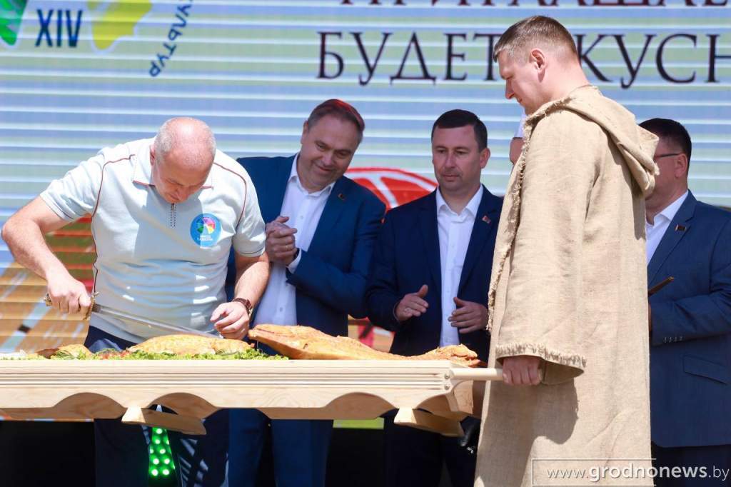 Сытно, ароматно, аппетитно! Первый гастрофестиваль «Главный по мясу» стартовал в Гродно