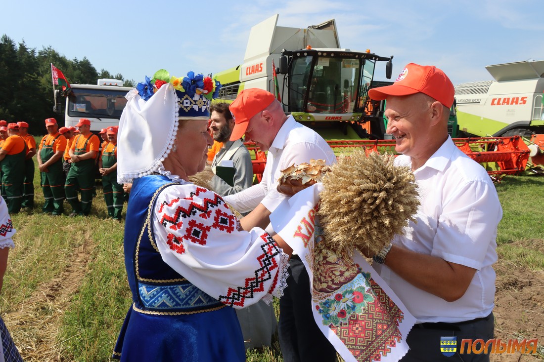 В СПК «Свитязянка-2003» справили старинный народный обряд «Зажинки»