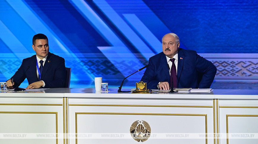 Лукашенко: надо более активно продвигать связку колледж — вуз
