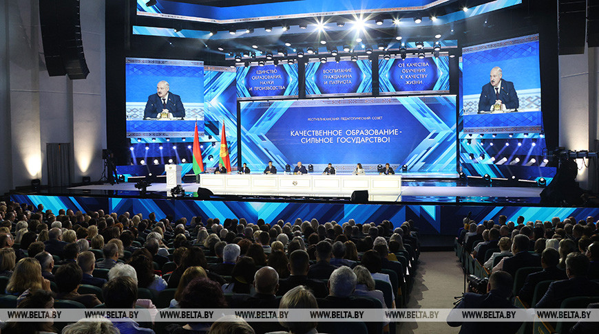 Лукашенко: мы вкладываем и будем вкладывать средства в сферу образования
