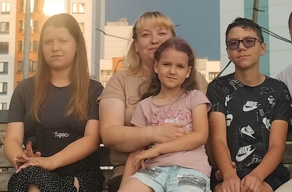 Многодетные мамы из Кореличского района: «Материальная помощь от государства к 1 сентября — еще один шаг к укреплению демографической безопасности»