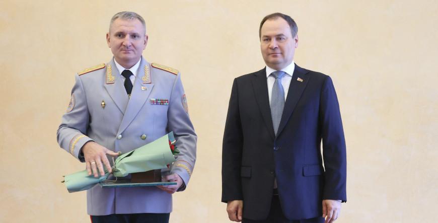 «Настоящая опора и гордость страны». Роман Головченко вручил госнаграды представителям различных сфер