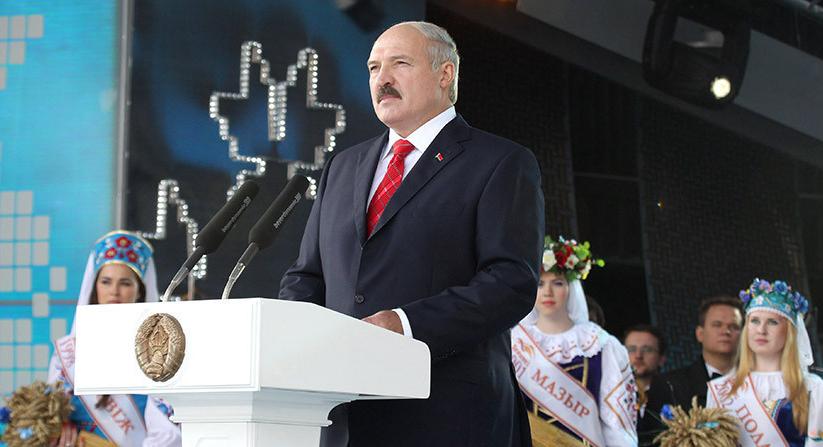 «Ребят поддержим за уборочную». В чем, по мнению Александра Лукашенко, главная ценность «Дажынак»