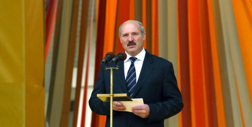 «Может, он уже расстроился». Что Александр Лукашенко подарил местному ДК на «Дажынках» в Пружанах больше 20 лет назад