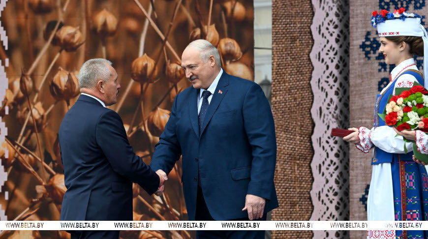 Какой Александр Лукашенко видит Витебскую область и кого надо благодарить за мир в Беларуси? Главное из поездки Президента в Полоцк