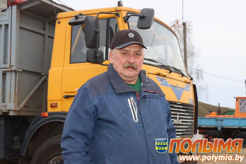 Механизатор СПК «Жуховичи» Юрий Гомза: «Каждый белорус, который любит свою Родину и хочет мирно трудиться, обязательно пойдет на выборы Президента»
