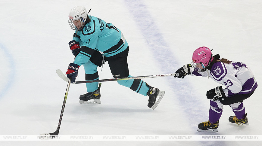 Хоккеистки «Минчанки» выиграли все матчи второго этапа женской лиги Беларуси