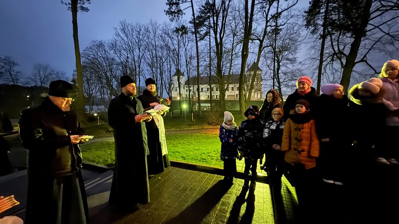 В день памяти Николая Чудотворца в часовне-усыпальнице Святополк-Мирских прошла божественная литургия