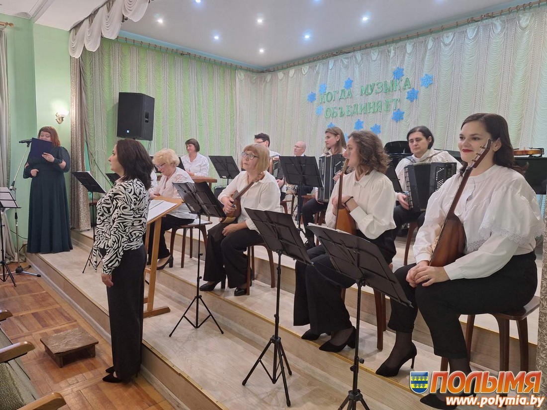 В Кореличской десткой школе искусств прошел новогодний концерт «Когда музыка объединяет…»