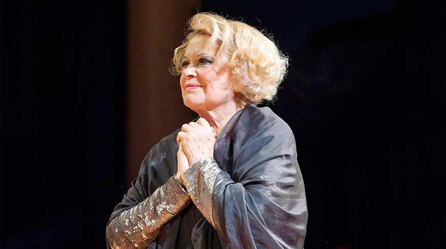 Александр Лукашенко поздравил народную артистку РСФСР Валентину Талызину с днем рождения