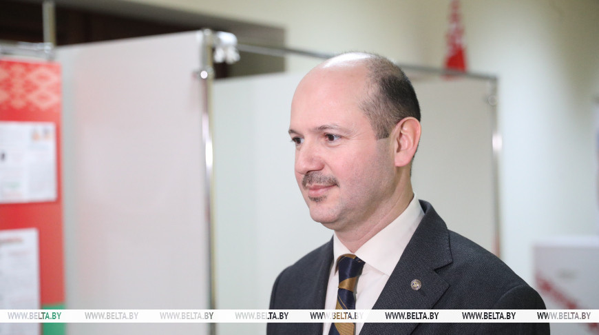 «Нет никаких нареканий». Наблюдатель от СНГ об избирательной кампании в Беларуси