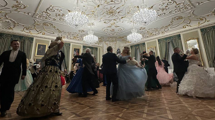 Интрига, мистика и музыка Вивальди: в Мирском замке отшумел Рождественский бал