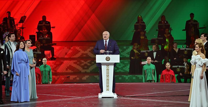 День выборов, Александр Лукашенко на МАЗе, марафонская речь и Знак качества. Итоги недели Президента