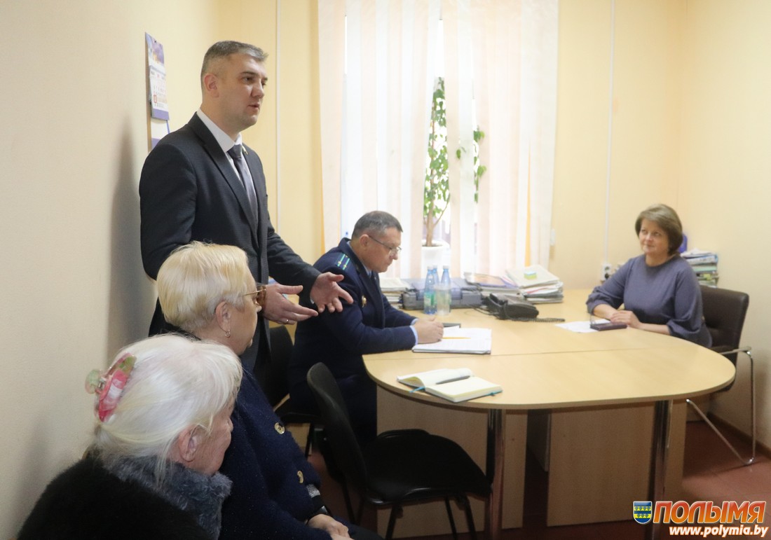 В Кореличах состоялся День правового приема граждан