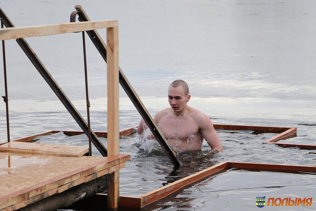 Набажэнства, абрад асвячэння вады і купанне ў вадаёме прайшло ў праваслаўнае свята Вадохрышча  бліз аграгарадка Краснае