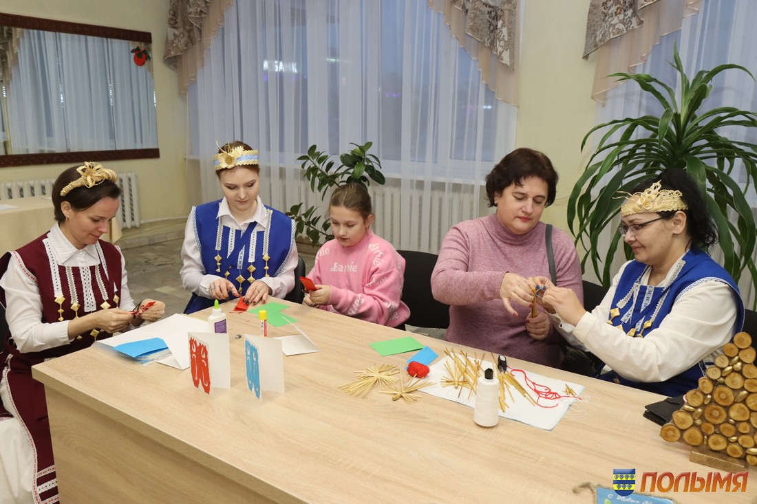 Праздничная программа «Пусть в дом приходит Рождество!» собрала кореличчан разных возрастов