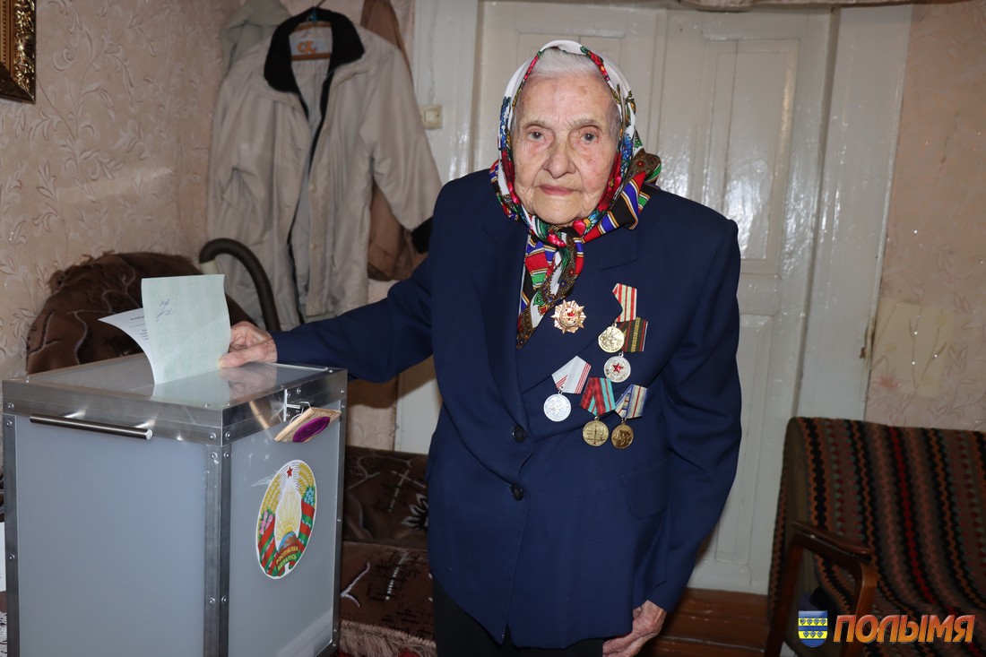 Герой Соцтруда Татьяна Григорьевна Орда проголосовала на дому