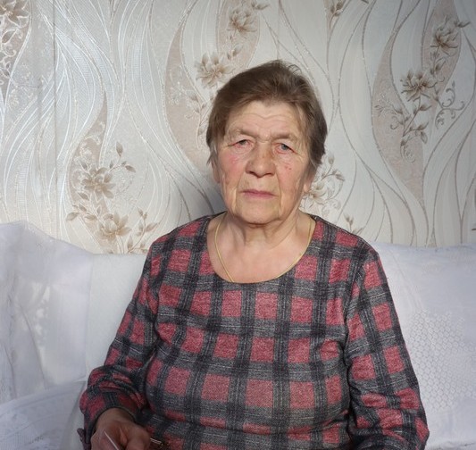 Жительница Кореличского района Галина Лопатко хранит фронтовое письмо своего свекра, погибшего в Восточной Пруссии