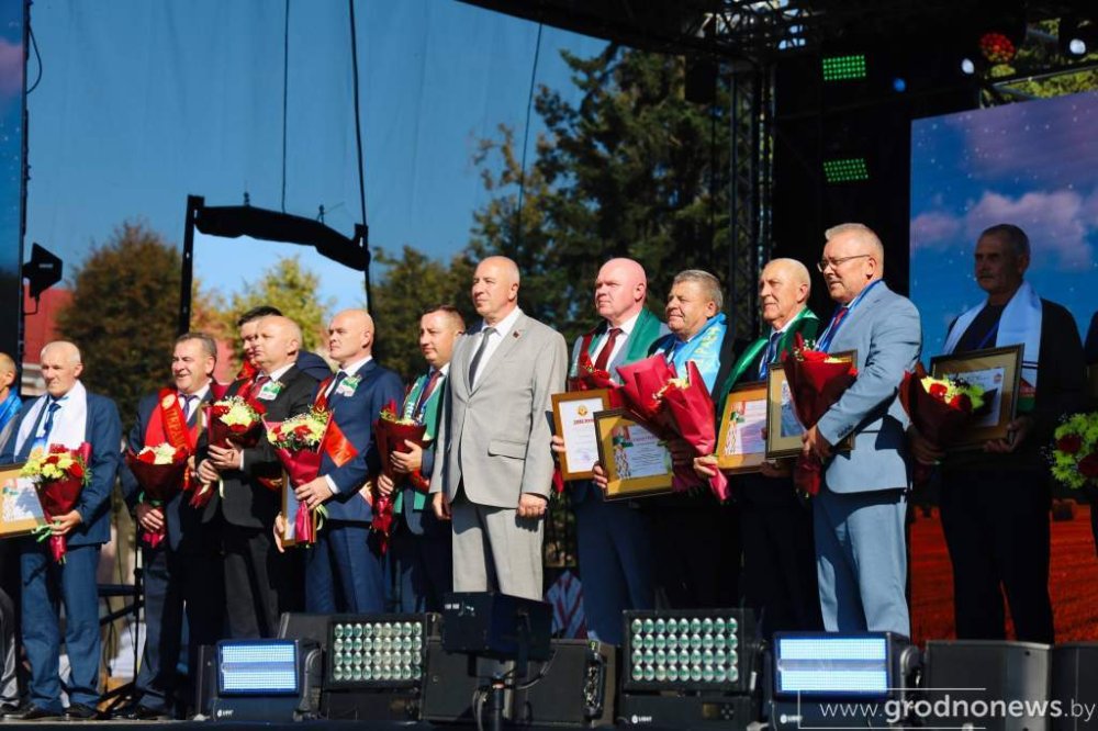 Кореличский район вошел в число победителей областного соревнования за достижение высоких показателей на уборке урожая зерновых и зернобобовых культур в 2025 году