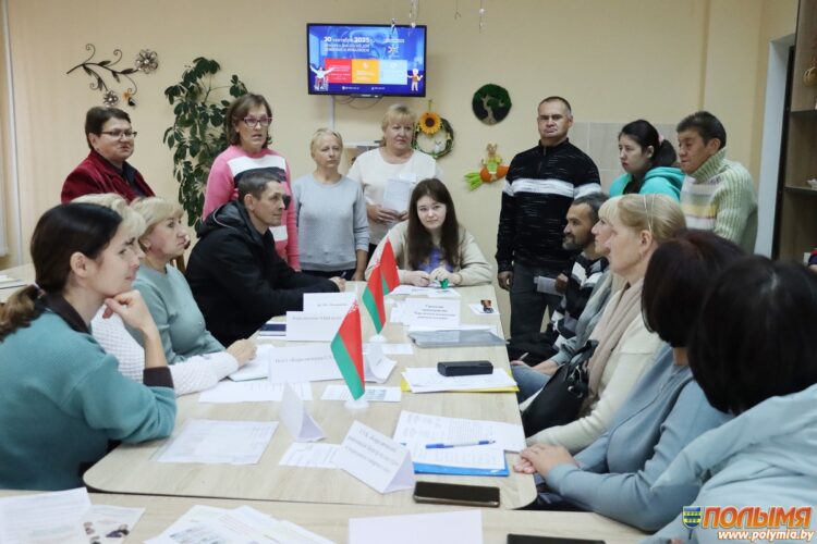 В Кореличах состоялась ярмарка вакансий для пожилых и людей с инвалидностью