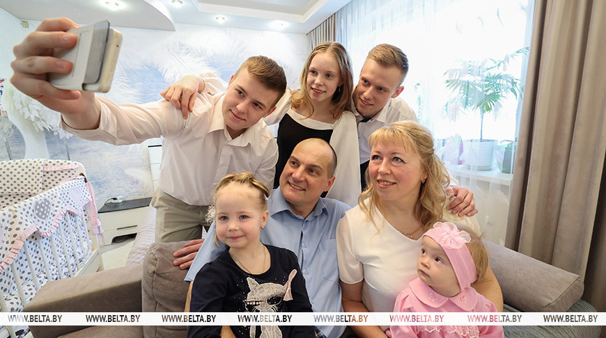 Колонка главного редактора. В Беларуси можно с успехом совмещать семью и карьеру