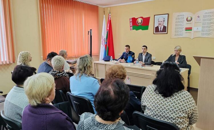 От отпуска до трудоустройства подростков: профсоюзные юристы в рамках правового приема ответили на вопросы жителей Гродненщины