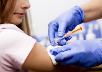 Кореличская ЦРБ приглашает на бесплатную вакцинацию против гриппа и COVID-19