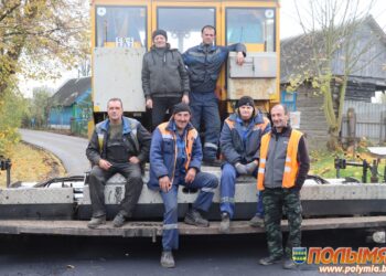 В профессиональный праздник рассказываем о буднях рабочих Кореличского ДРСУ-158
