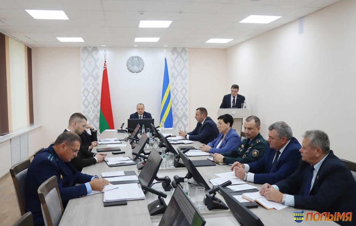 Выполнение требований Директивы № 1 «О мерах по укреплению общественной безопасности и дисциплины» рассмотрели на заседании в Кореличском райисполкоме