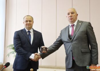 Председатель Гродненского облисполкома Юрий Караев представил активу района нового председателя Кореличского райисполкома Александра Курило
