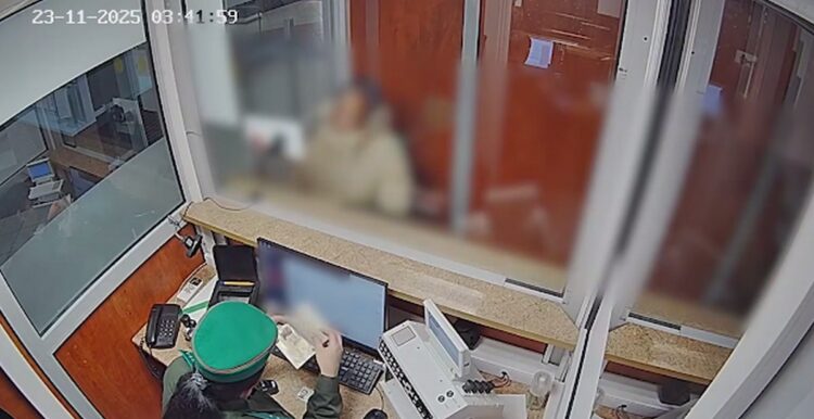 Белорусские пограничники задержали иностранку, которая собиралась уехать в Польшу с чужим паспортом