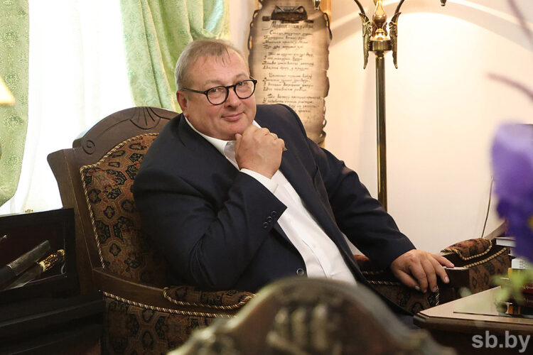 Директор Мирского замка — о боксерских навыках, депутатском кресле, потоке туристов и идее «Замкового кольца»