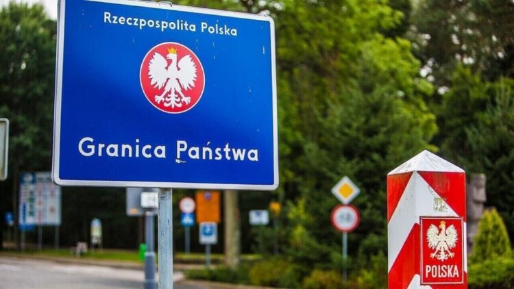 Польша откроет два пункта пропуска на границе с Беларусью 17 ноября