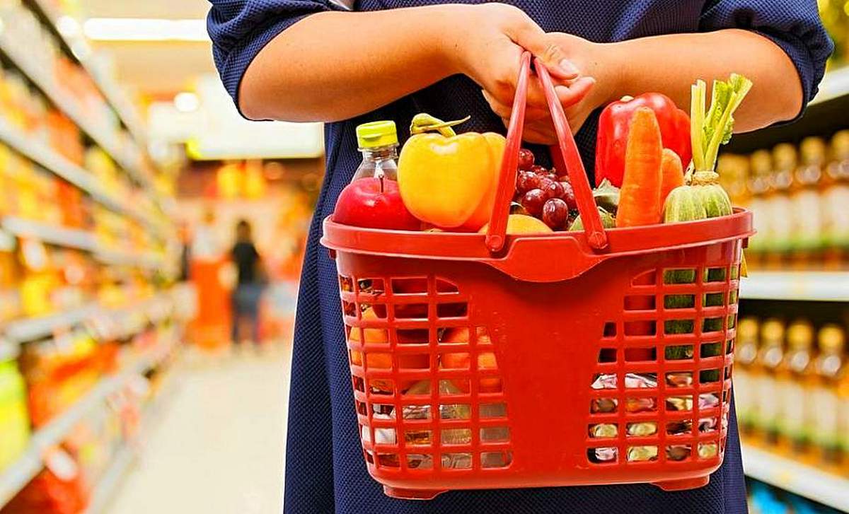 КГК Гродненской области выявил в магазинах продукты с истекшим сроком годности