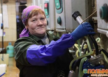 Оператор машинного доения Людмила Лустач удостоена Благодарности министра сельского хозяйства