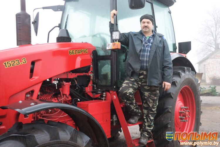 Тракторист-машинист КУСП «Черняховский-Агро» Николай Скиба: «Родная земля дает человеку силу»